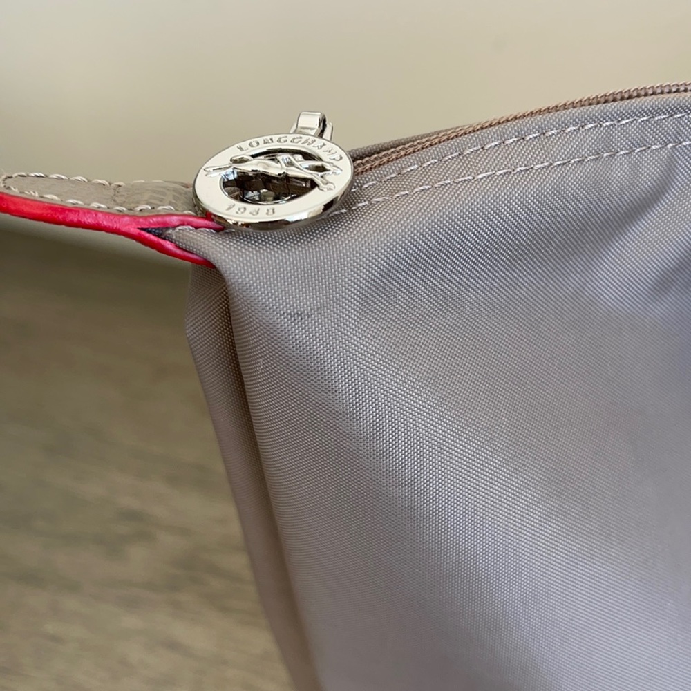 ***SOLD*** Longchamp Le Pliage Club Tote - Picture 9 of 15